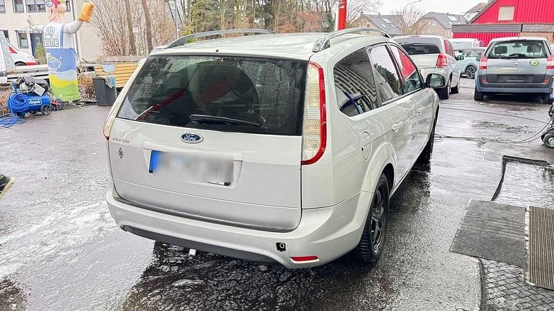 Usata Ford Focus 101 CV (74 kW) 2009 Argento Station wagon
