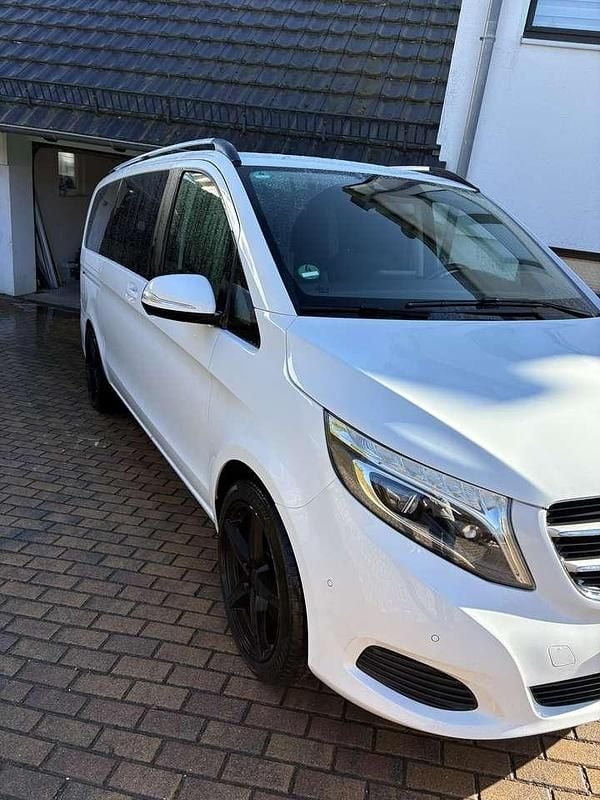 Gebraucht Mercedes V220 Edition 190 PS (139 kW) 2015 Weiß Van / Kleinbus