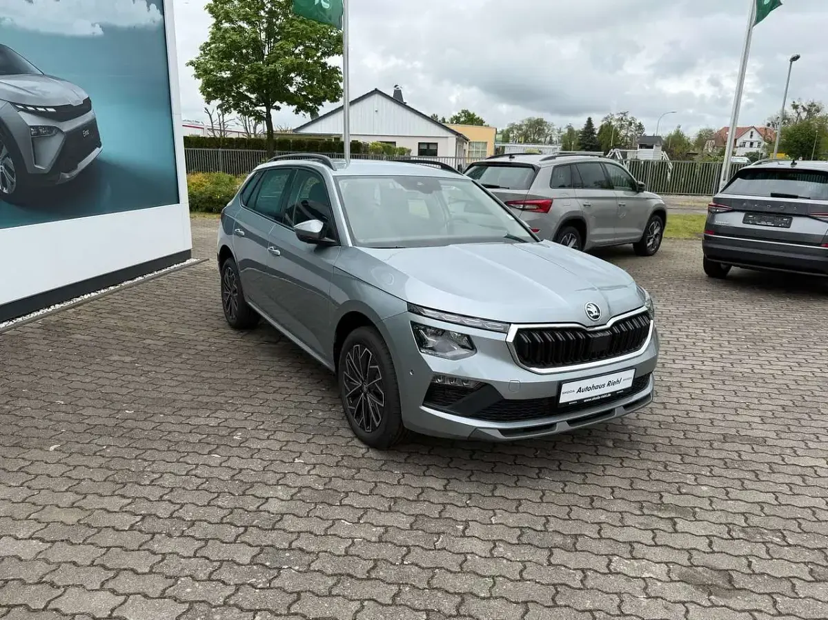 Neu Skoda Kamiq 116 PS (85 kW) 2026 Smokey diamondsilber metallic SUV