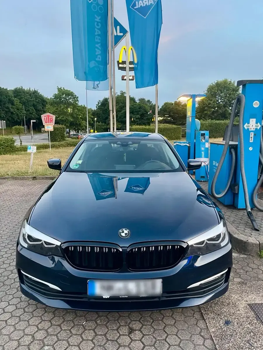 Gebraucht BMW 520 190 PS (139 kW) 2017 Blau Limousine