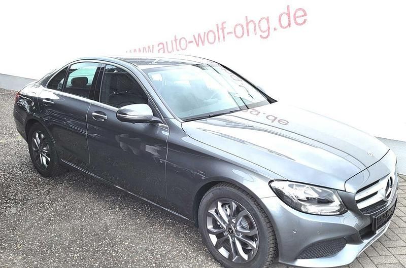 Grau Gebraucht 2018 Mercedes C180 Avantgarde Limousine | 24.970 € (Guter Preis) - Bild 1/4