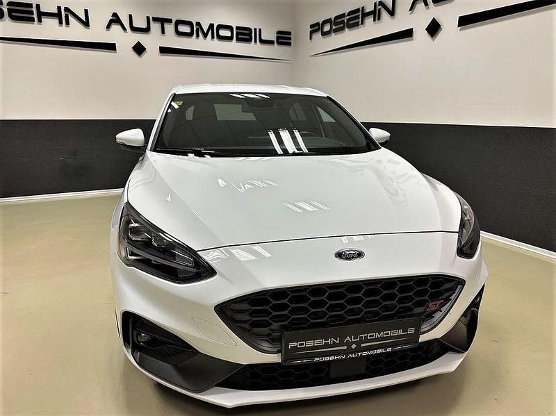 Gebraucht Ford Focus Performance Edition 280 PS (205 kW) 2021 Frostweiß Limousine