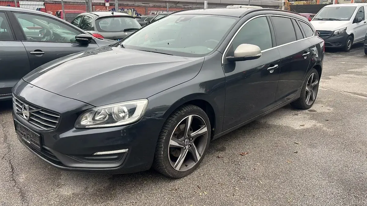 Gebraucht Volvo V60 150 PS (110 kW) 2013 Grau Kombi