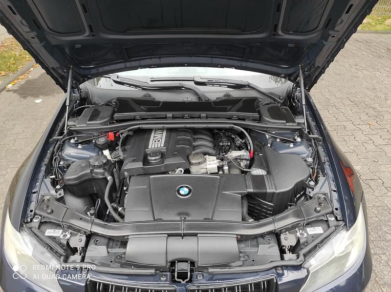 Gebraucht BMW 318 143 PS (105 kW) 2008 Blau Limousine