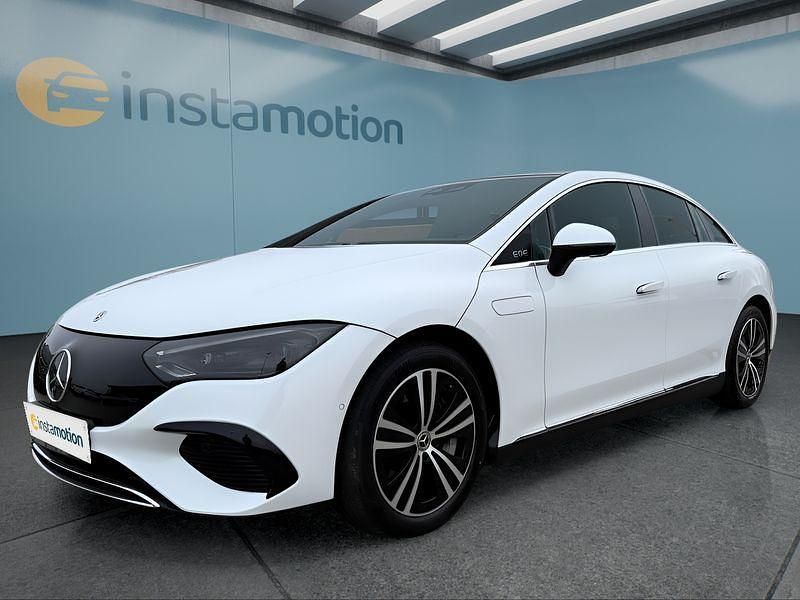 Weiß Gebraucht 2022 Mercedes EQE300 Limousine | 42.749 € - Bild 1/4