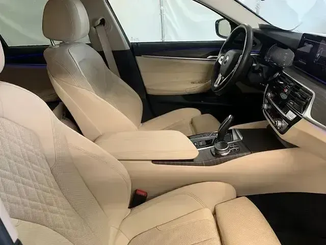 Gebraucht BMW 520 Sport Line 190 PS (139 kW) 2020 Blau Limousine