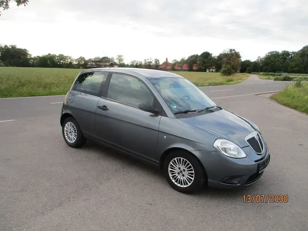 Gebraucht Lancia Ypsilon 60 PS (44 kW) 2009 Grau Kleinwagen