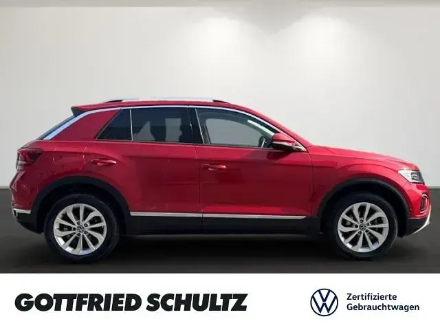 Second-hand VW T-Roc Style 110 CP (80 kW) 2022 Roșu SUV