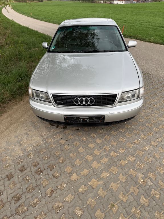 Silber Gebraucht 1994 Audi A8 Limousine | 6.000 € - Bild 1/4