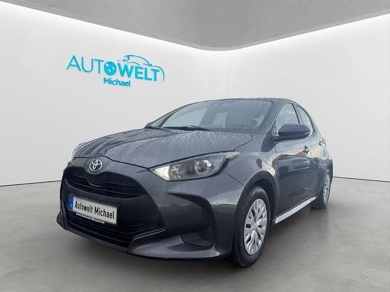 Gebraucht Toyota Yaris 92 PS (67 kW) 2022 Grau Kleinwagen