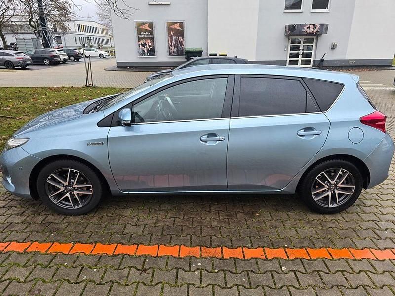 Gebraucht Toyota Auris Hybrid Edition 136 PS (100 kW) 2015 Blau Limousine