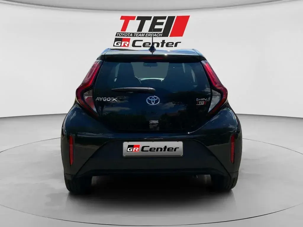 Neu Toyota Aygo X Active 116 PS (85 kW) 2026 Schwarz SUV