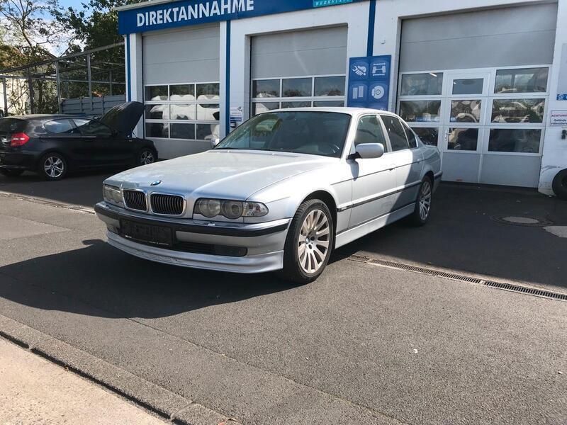 Silber Gebraucht 1999 BMW 735 M Sport Limousine | 15.490 € - Bild 1/4