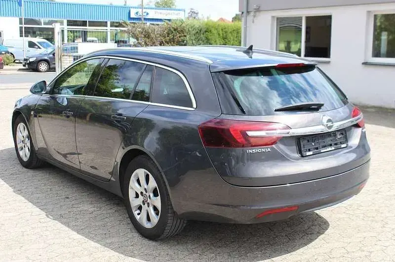 Gebraucht Opel Insignia Innovation 140 PS (102 kW) 2013 Schwarz Kombi