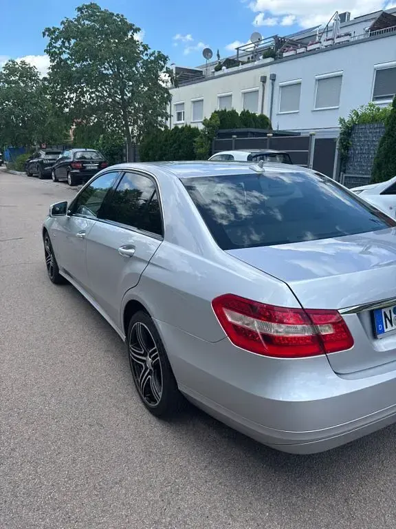 Gebraucht Mercedes E200 136 PS (100 kW) 2010 Limousine