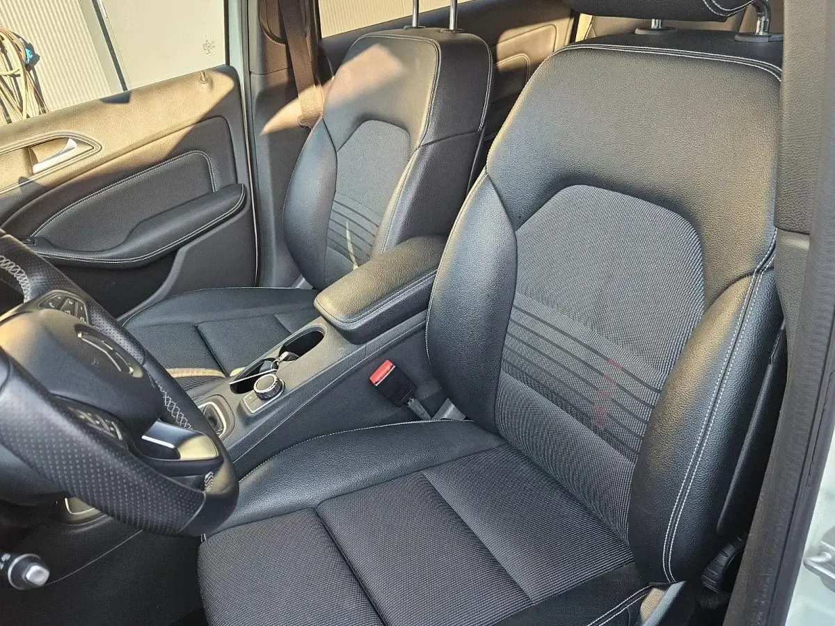 Gebraucht Mercedes B250 AMG 211 PS (155 kW) 2016 Weiß Kleinwagen