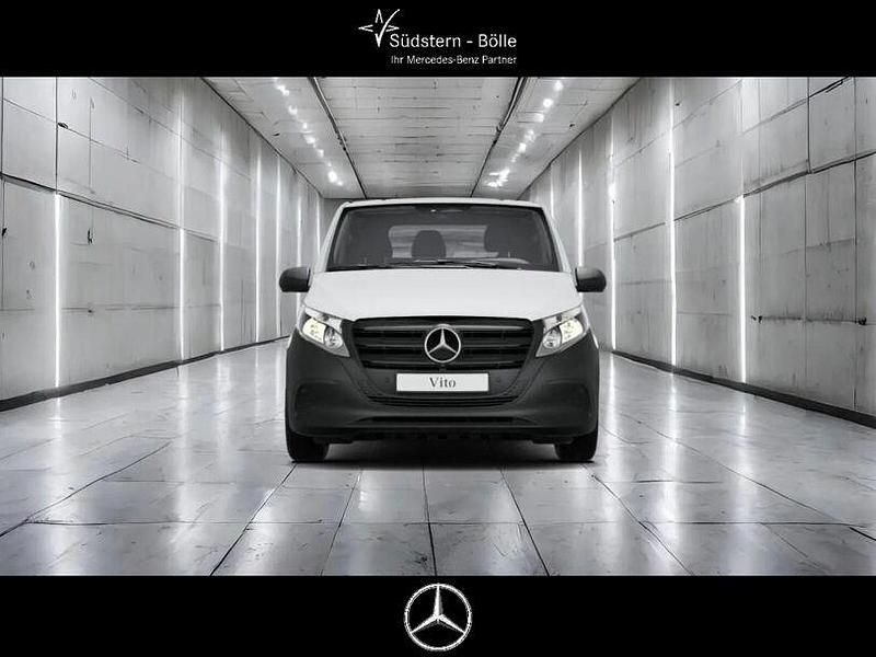 Weiss Gebraucht 2024 Mercedes Vito Van / Kleinbus | 36.163 € (Fairer Preis) - Bild 1/2