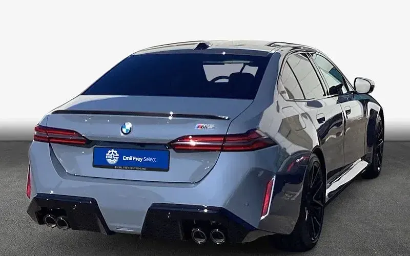 Neu BMW M5 Sport Line 727 PS (534 kW) 2026 Grau Limousine