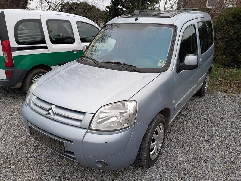 Silber Gebraucht 2004 Citroën Berlingo Van / Kleinbus | 990 € (Guter Preis) - Bild 1/4