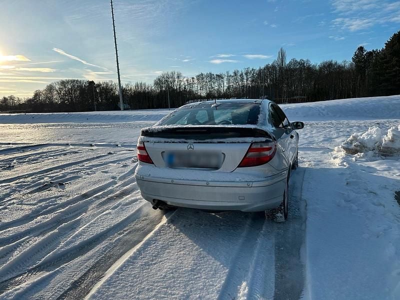 Grau Gebraucht 2004 Mercedes C180 Coupé | 1.800 € (Guter Preis) - Bild 1/4
