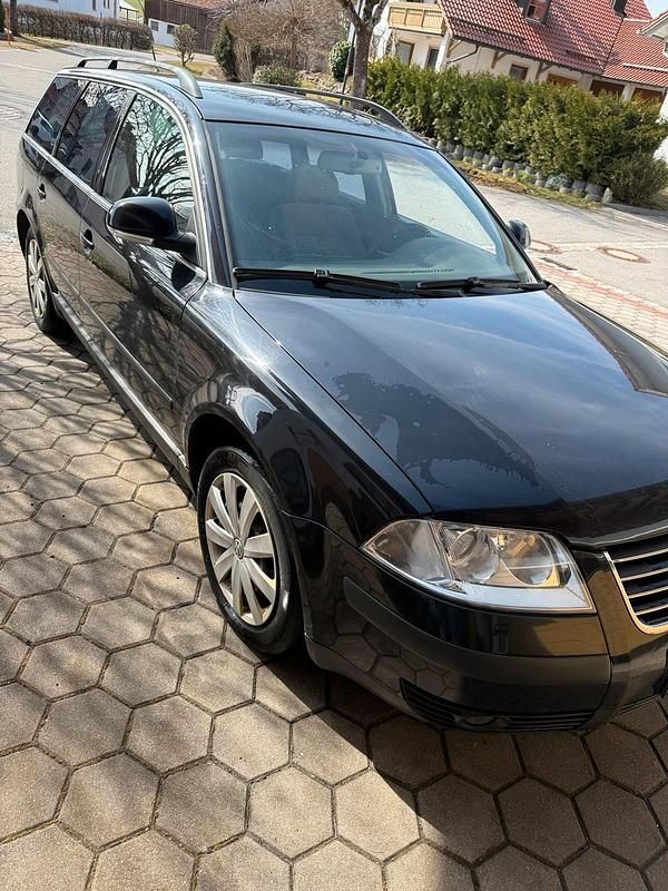 Gebraucht VW Passat 131 PS (96 kW) 2004 Schwarz Kombi