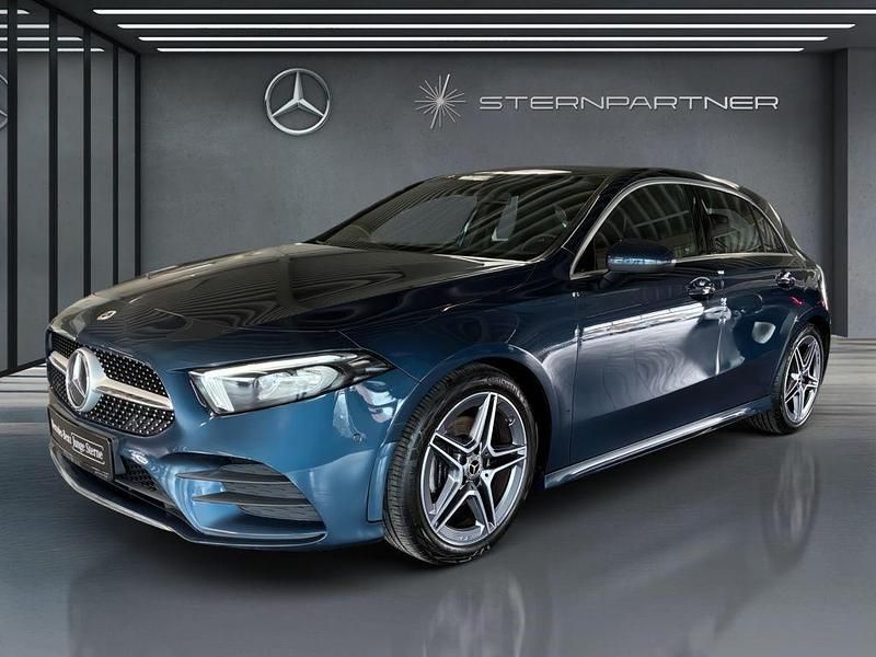 Gebraucht Mercedes A200 AMG 163 PS (119 kW) 2022 Blau Limousine