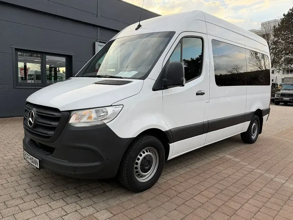 Używany Mercedes Sprinter 170 KM (125 kW) 2023 Biały Van