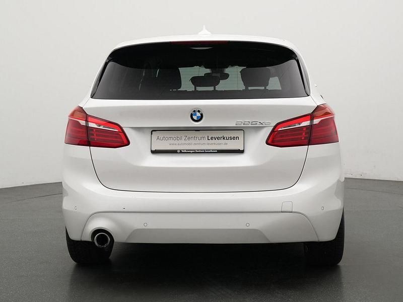 Gebraucht BMW 225 Active Tourer Advantage 224 PS (164 kW) 2018 Mineralweiss Van / Kleinbus