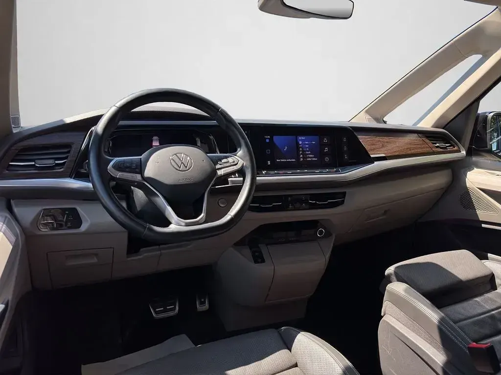 Gebraucht VW Multivan Style 150 PS (110 kW) 2021 Deep black perleffekt (metallic) Van / Kleinbus