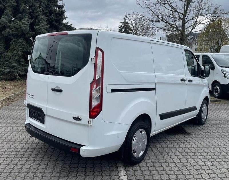 Gebraucht Ford Transit Custom 105 PS (77 kW) 2021 Weiß Van / Kleinbus