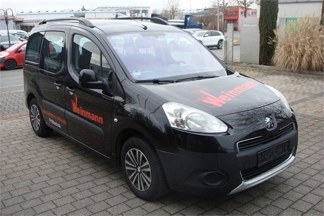 Schwarz Gebraucht 2014 Peugeot Partner Tepee Van / Kleinbus | 3.900 € (Fairer Preis) - Bild 1/4