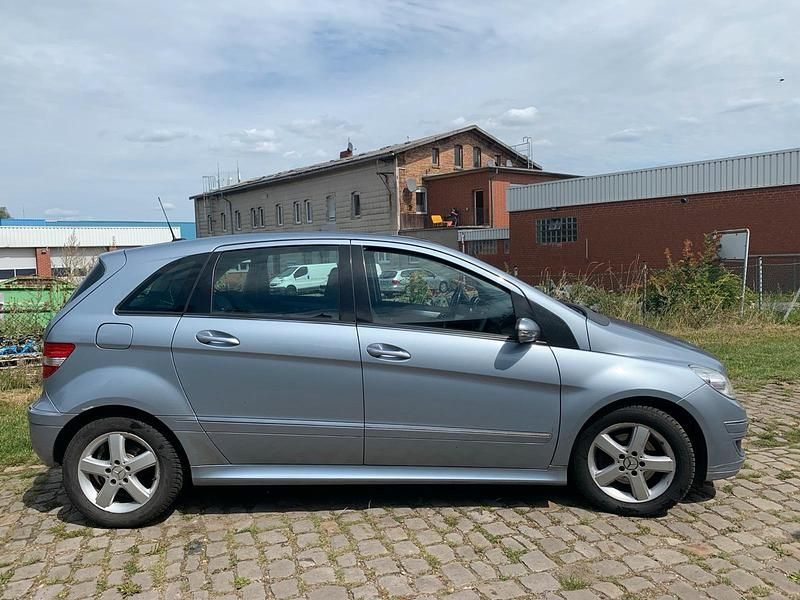 Gebraucht Mercedes B180 109 PS (80 kW) 2005 Blau Van / Kleinbus