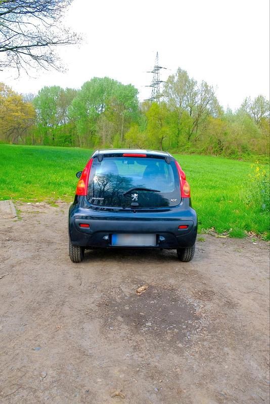 Gebraucht Peugeot 107 2011 Schwarz Kleinwagen