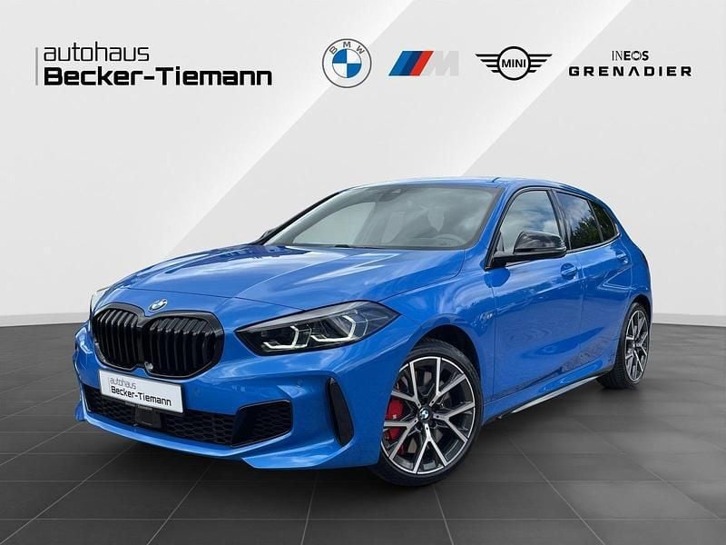 M misano blau Gebraucht 2024 BMW 128 Performance Limousine | 36.897 € (Fairer Preis) - Bild 1/4