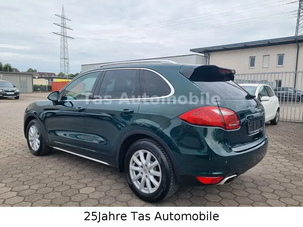Gebraucht Porsche Cayenne 239 PS (175 kW) 2010 Jetgruen SUV