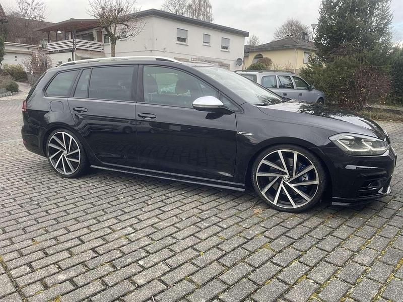 Gebraucht VW Golf VII R 310 PS (228 kW) 2018 Schwarz Kombi