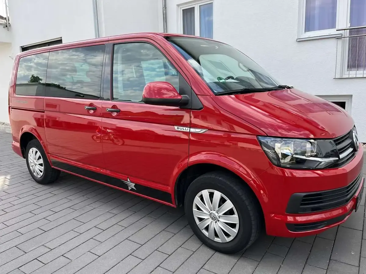 Gebraucht VW Multivan Trendline 150 PS (110 kW) 2017 Rot Van / Kleinbus