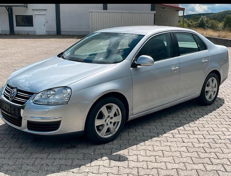 Silber Gebraucht 2005 VW Jetta Limousine | 3.100 € (Fairer Preis) - Bild 1/4