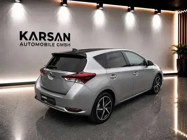 Gebraucht Toyota Auris Hybrid Style 99 PS (72 kW) 2018 Grau Kleinwagen