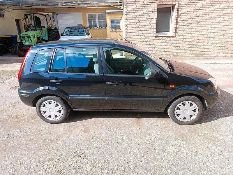 Gebraucht Ford Fusion 100 PS (73 kW) 2003 Schwarz Kleinwagen
