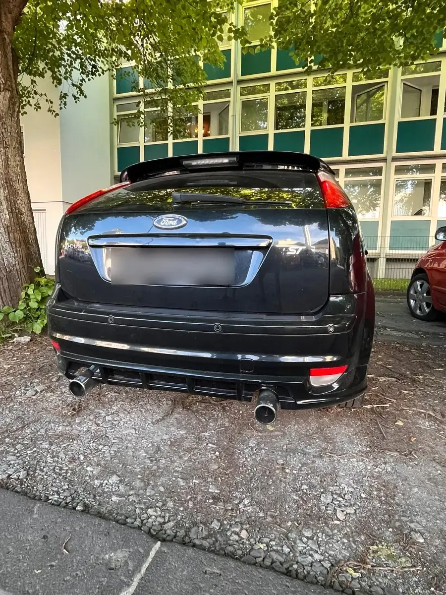 Gebraucht Ford Focus ST 140 PS (102 kW) 2005 Schwarz Limousine