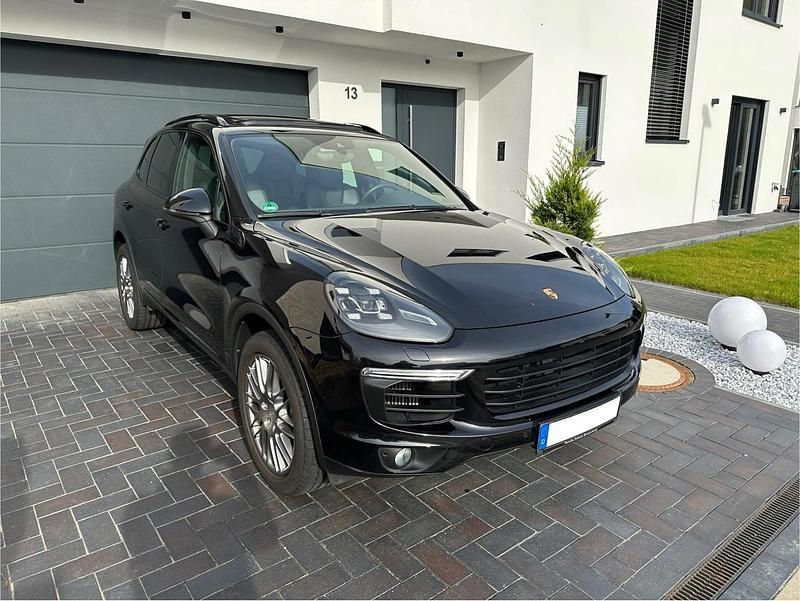 Schwarz Gebraucht 2016 Porsche Cayenne SUV | 29.999 € (Superpreis) - Bild 1/4