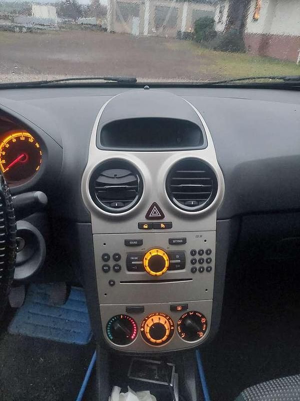 Gebraucht Opel Corsa 75 PS (55 kW) 2004 Limousine