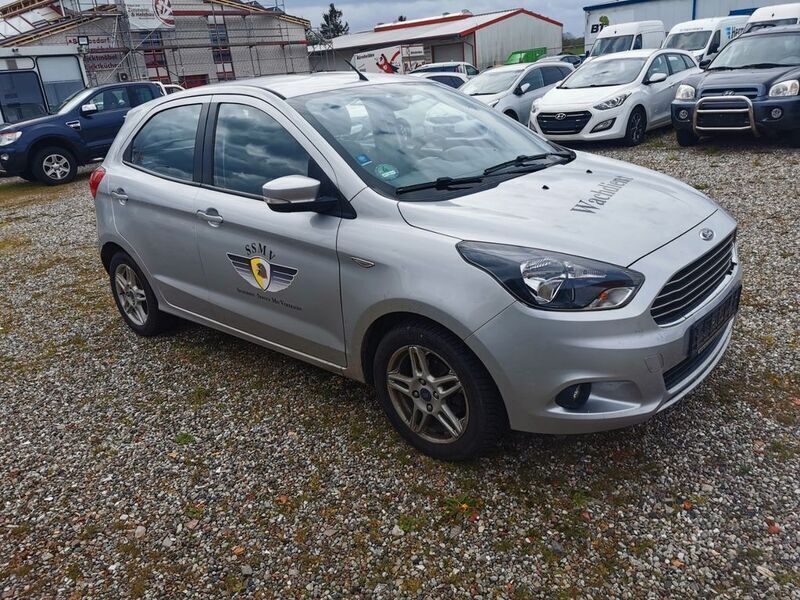 Silber Gebraucht 2018 Ford Ka Plus Cool & Sound Edition Kleinwagen | 3.700 € - Bild 1/4