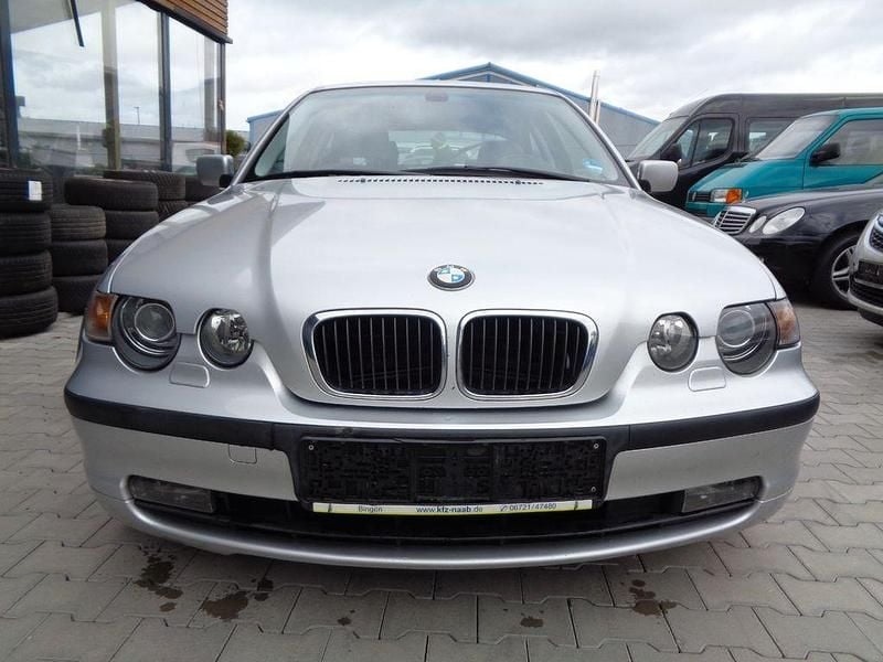 Gebraucht BMW 318 143 PS (105 kW) 2002 Silber Coupé