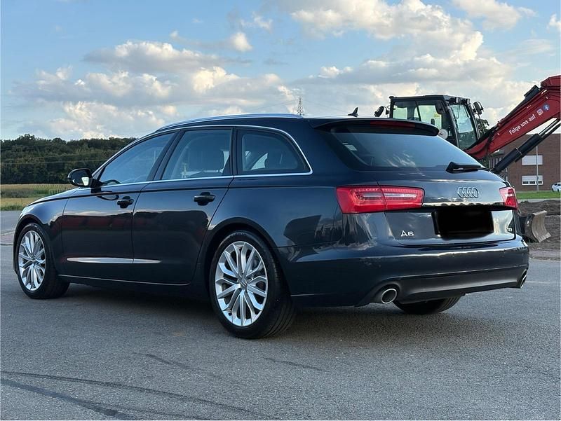 Gebraucht Audi A6 204 PS (150 kW) 2011 Andere farben Kombi