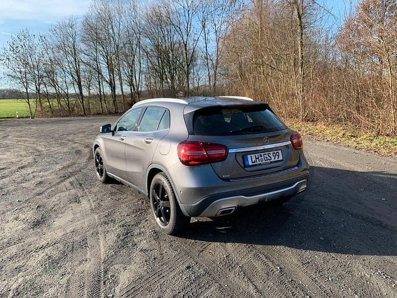 Gebraucht Mercedes GLA200 Urban 156 PS (114 kW) 2019 SUV