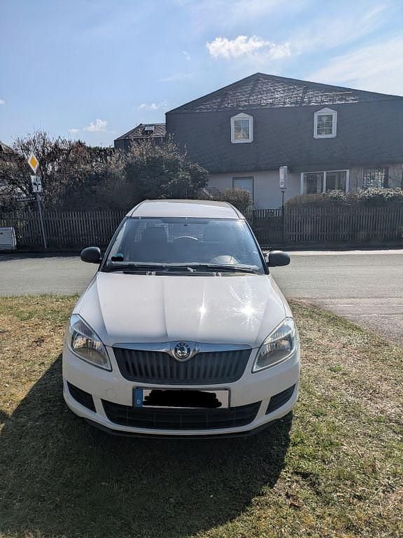 Gebraucht Skoda Roomster 69 PS (50 kW) 2012 Weiß Van / Kleinbus