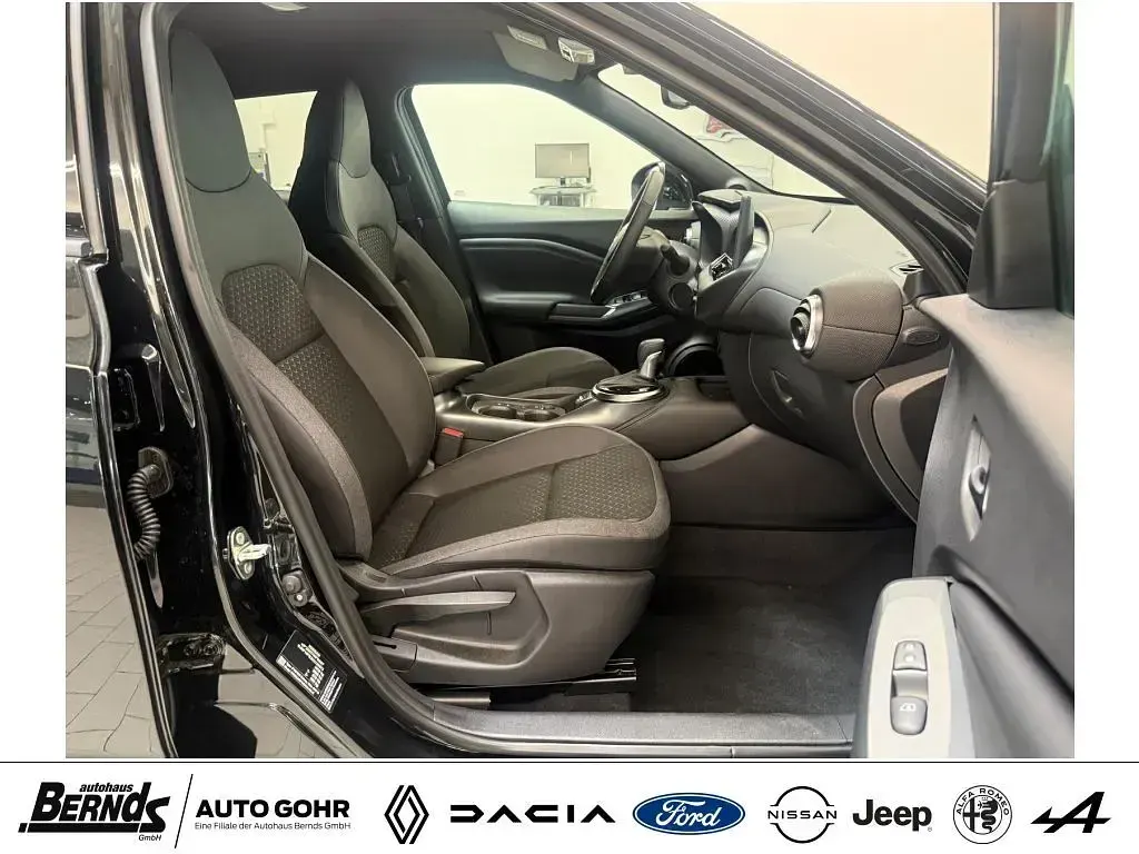 Neu Nissan Juke N-Connecta 143 PS (105 kW) 2025 Schwarz metallic SUV
