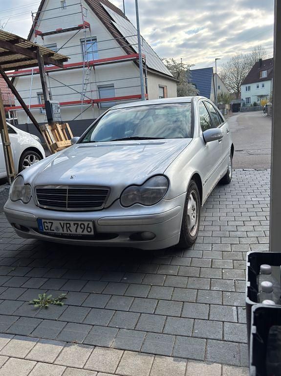 Gebraucht Mercedes C220 Classic 143 PS (105 kW) 2000 Silber Limousine